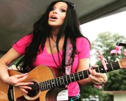 The actress likes to play guitar in her spare time.